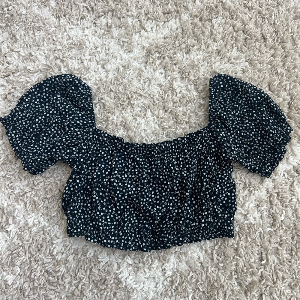 brandy melville cropped blouse